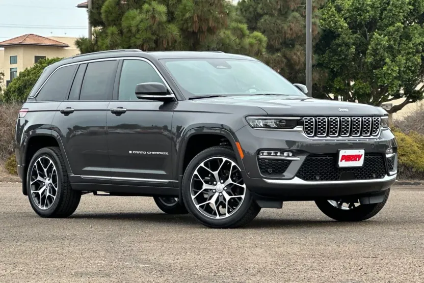 2025 Jeep Grand Cherokee Summit photo 1