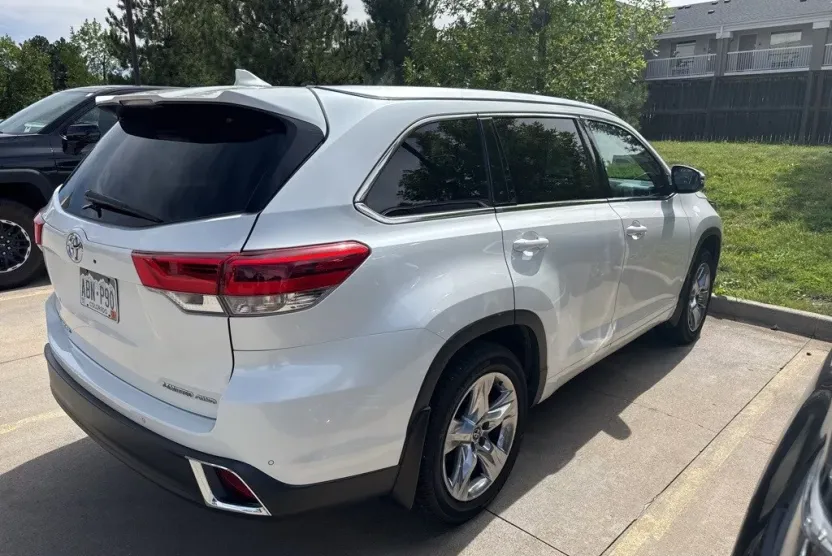 2019 Toyota Highlander Limited photo 1