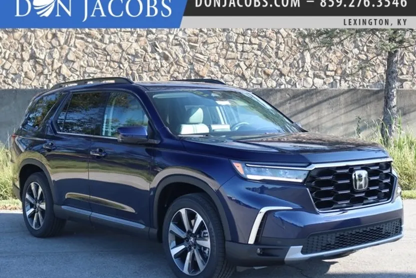 2025 Honda Pilot Touring photo 1