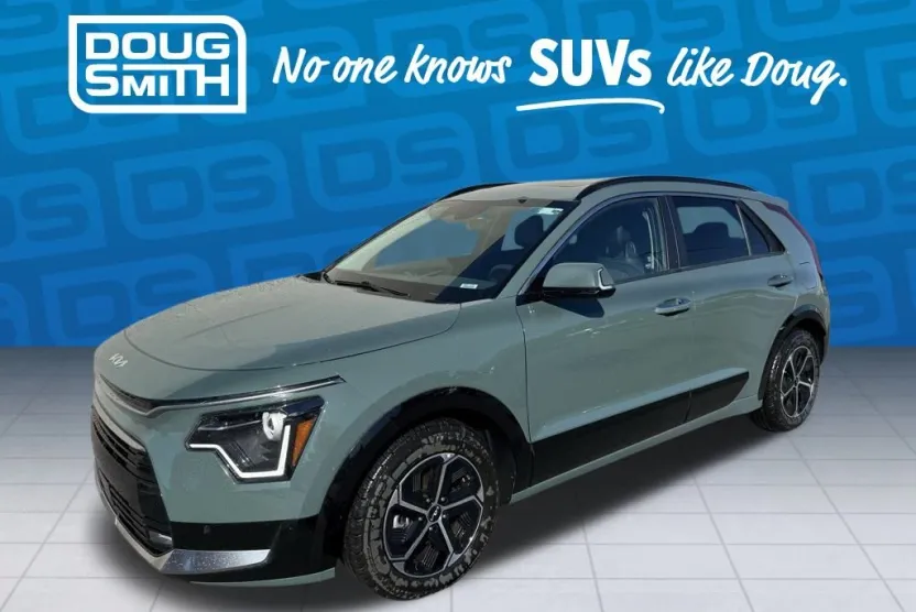 2023 Kia Niro SX photo 1