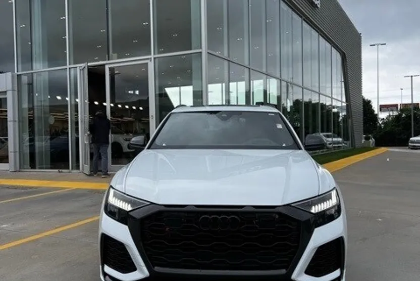 2024 Audi RS Q8 photo 1