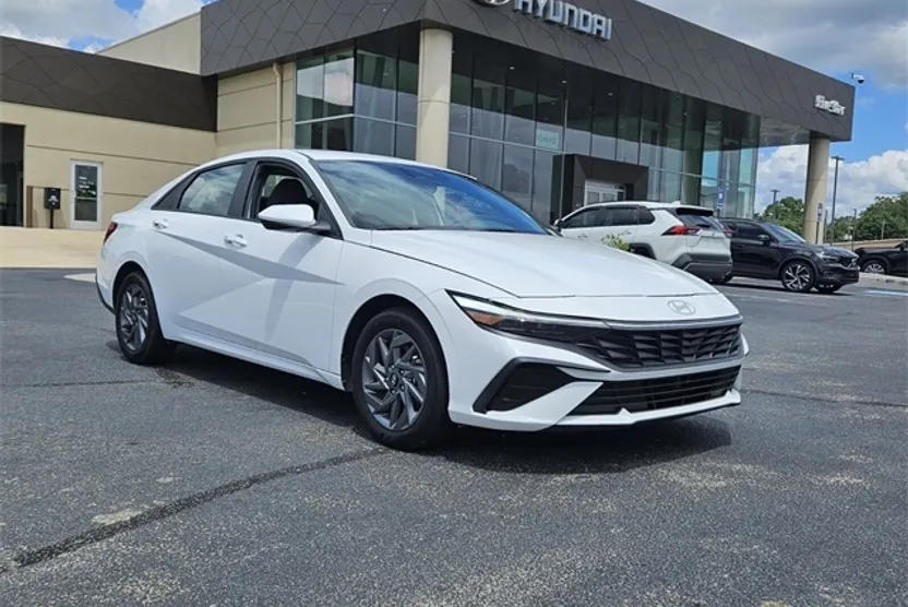 2024 Hyundai Elantra Hybrid Blue photo 1