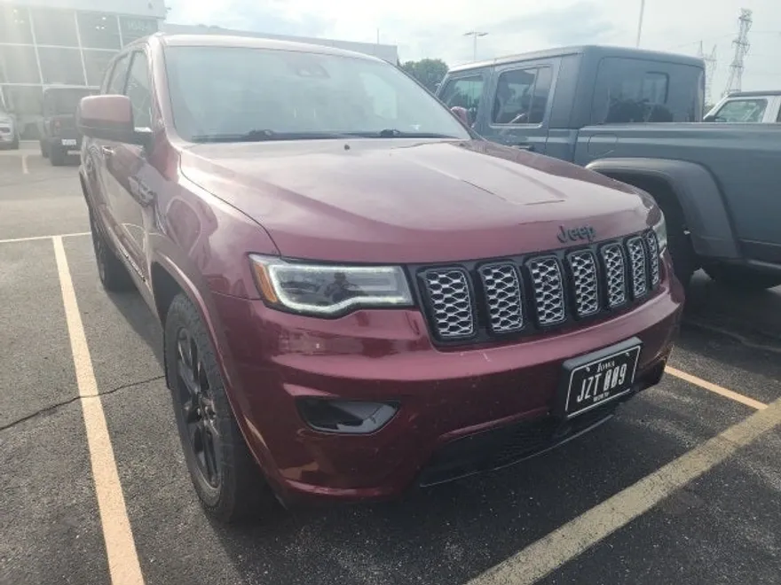 2021 Jeep Grand Cherokee Laredo X photo 1