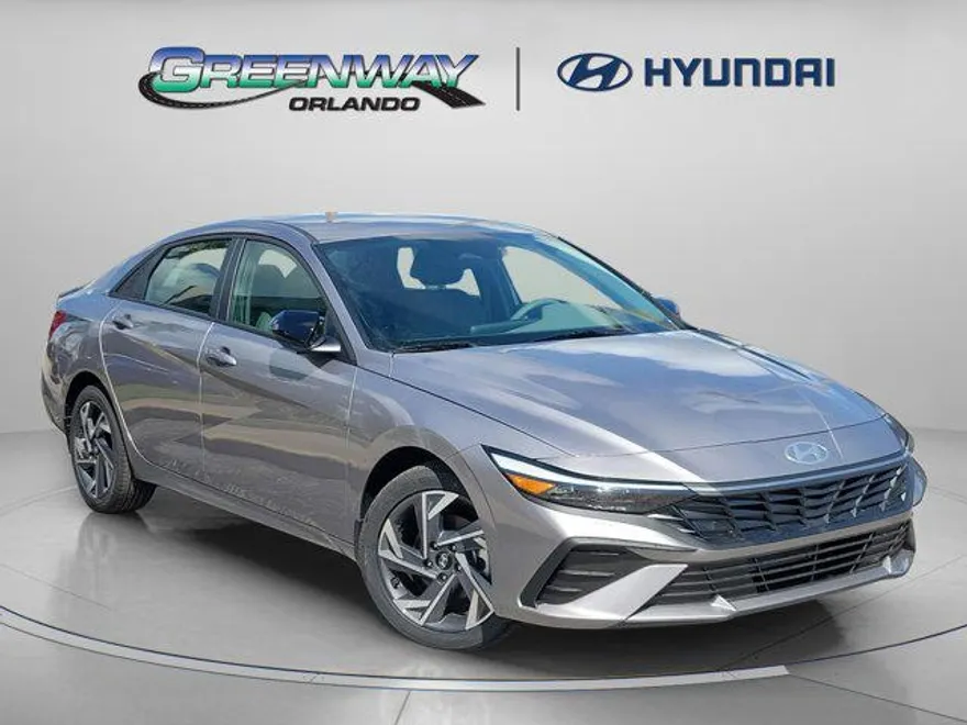 2025 Hyundai Elantra SEL Sport photo 1