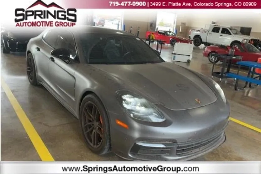 2018 Porsche Panamera Base photo 1