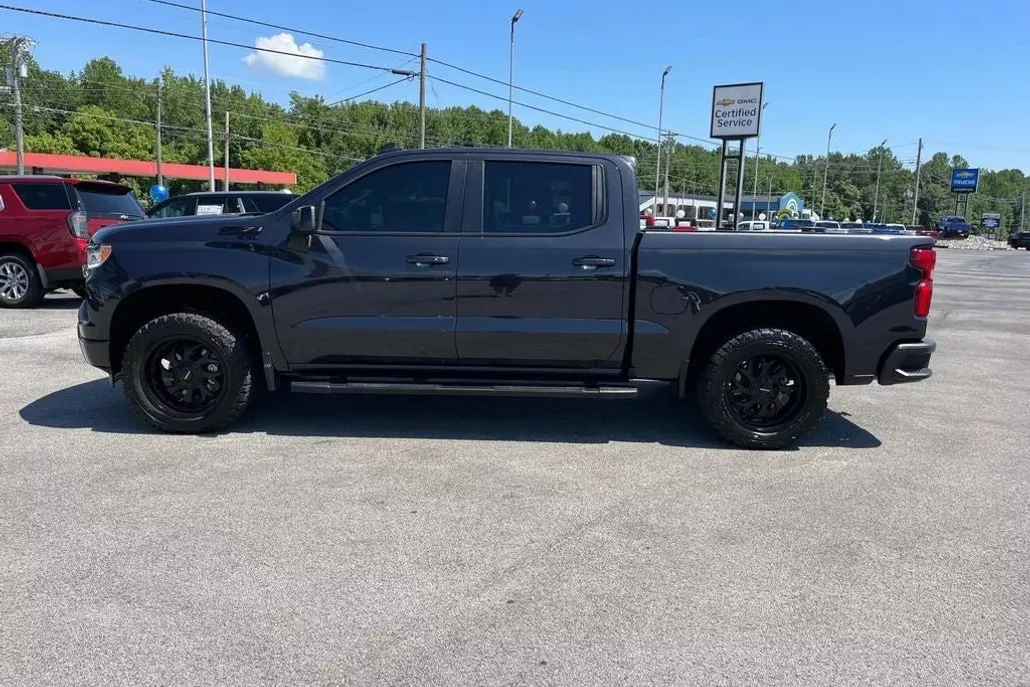 2024 Chevrolet Silverado 1500 RST photo 1