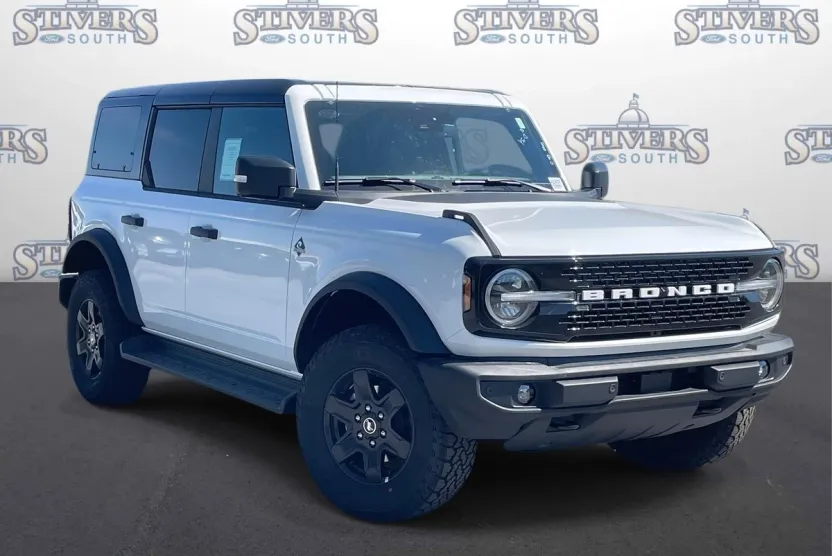 2025 Ford Bronco Outer Banks photo 1