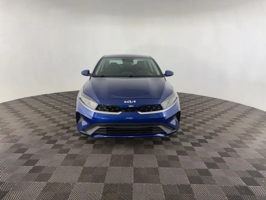2024 Kia Forte LXS photo 1