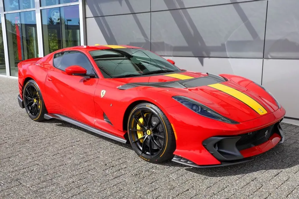2023 Ferrari 812 Competizione photo 1