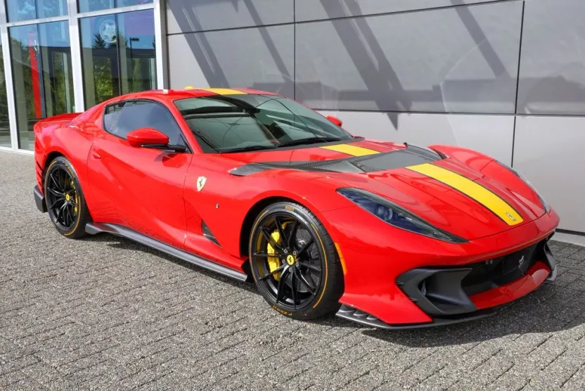 2023 Ferrari 812 Competizione photo 1