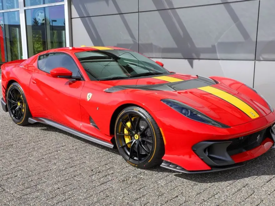 2023 Ferrari 812 Competizione photo 1
