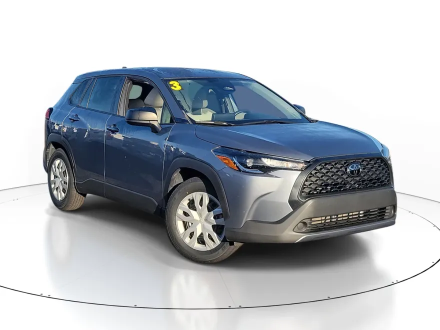 2023 Toyota Corolla Cross L photo 1