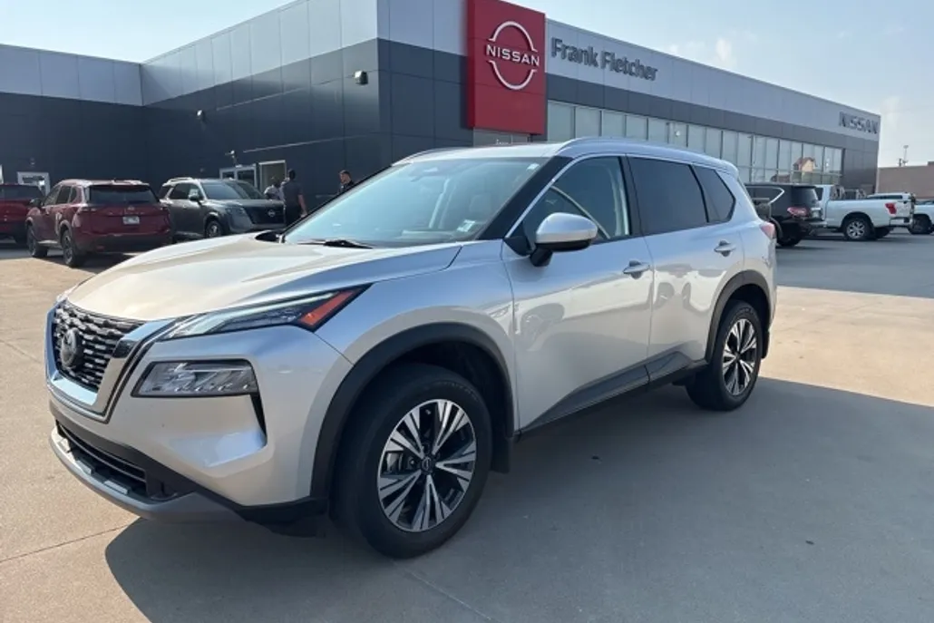 2023 Nissan Rogue SV photo 1