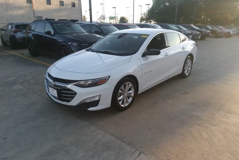 2023 Chevrolet Malibu 1LT photo 1