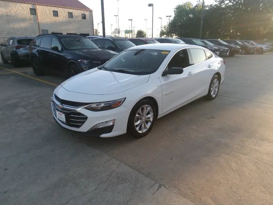2023 Chevrolet Malibu 1LT photo 1