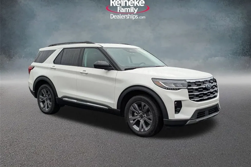 2025 Ford Explorer photo 1