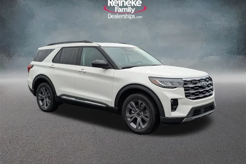 2025 Ford Explorer photo 1