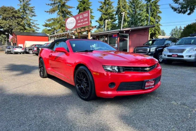 2015 Chevrolet Camaro 1LT photo 1