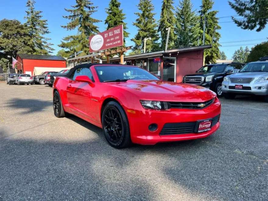 2015 Chevrolet Camaro 1LT photo 1