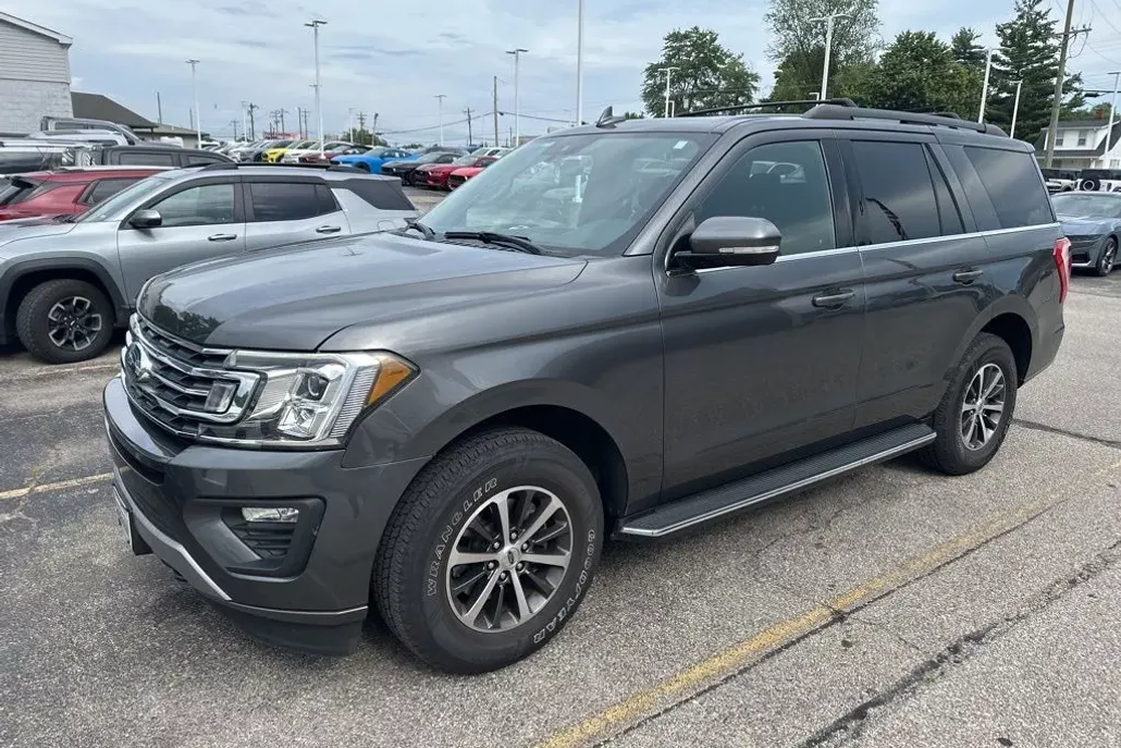 2020 Ford Expedition XLT photo 1