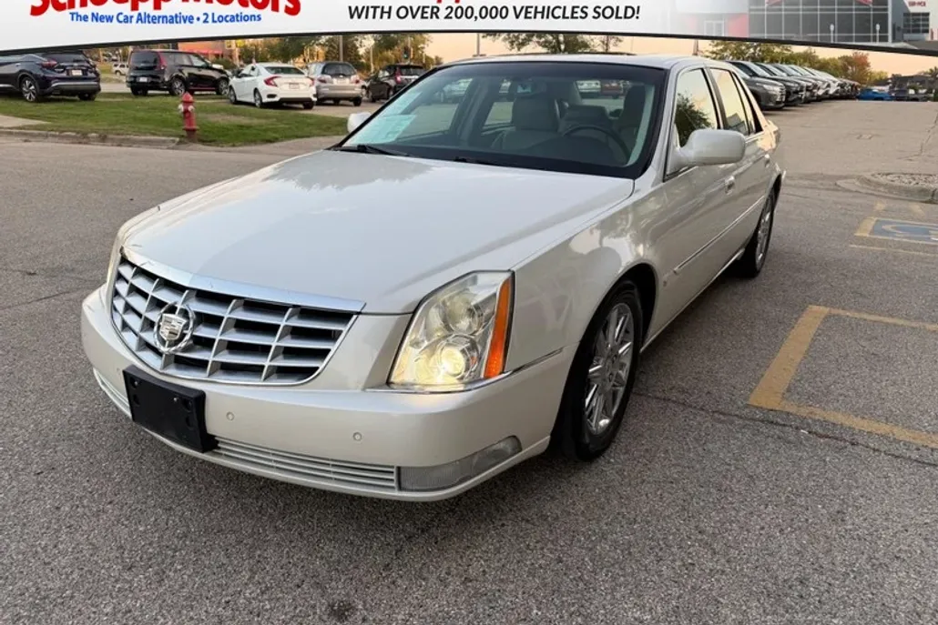 2010 Cadillac DTS Luxury photo 1