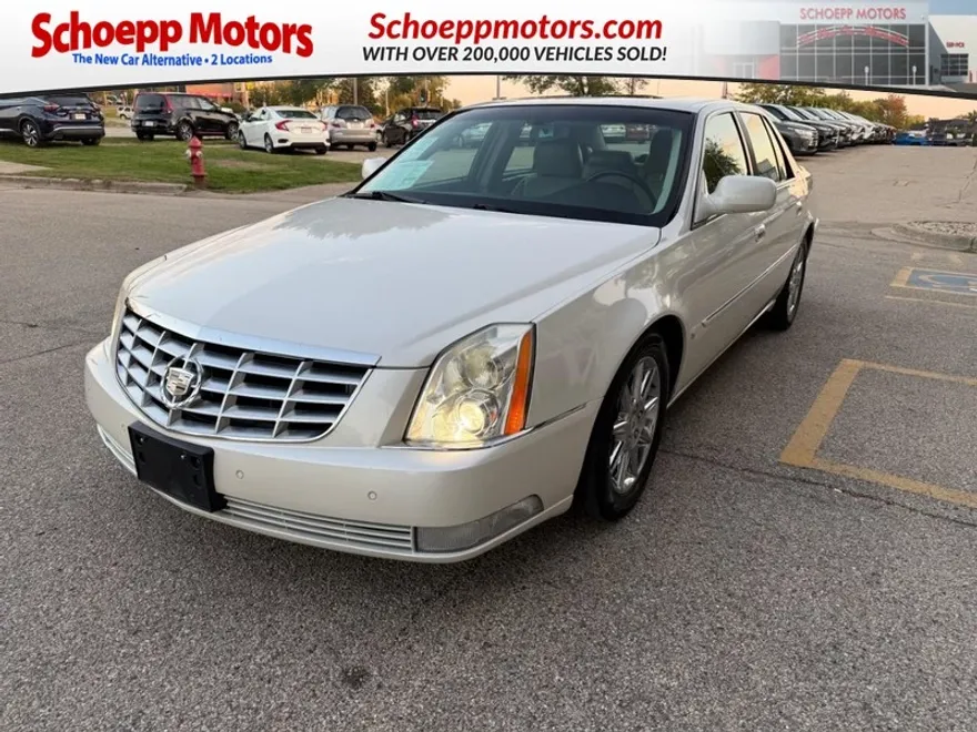 2010 Cadillac DTS Luxury photo 1
