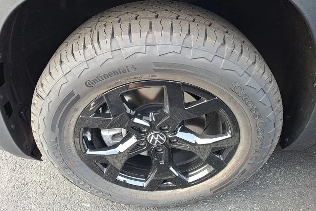 2026 Volkswagen Atlas Peak Edition SE photo 1