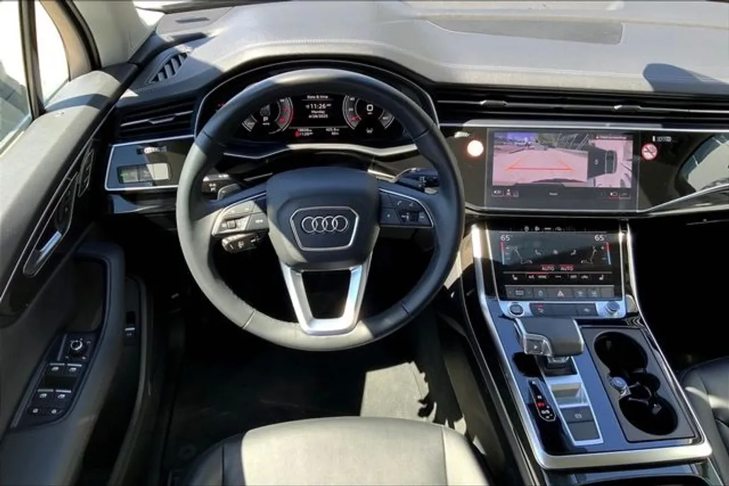 2024 Audi Q7 45 Premium Plus photo 1
