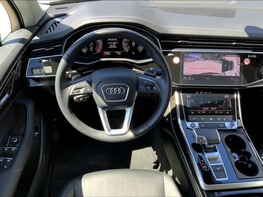 2024 Audi Q7 45 Premium Plus photo 1
