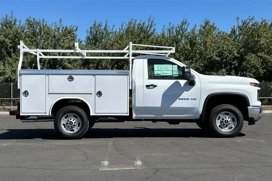 2025 Chevrolet Silverado 2500HD photo 1