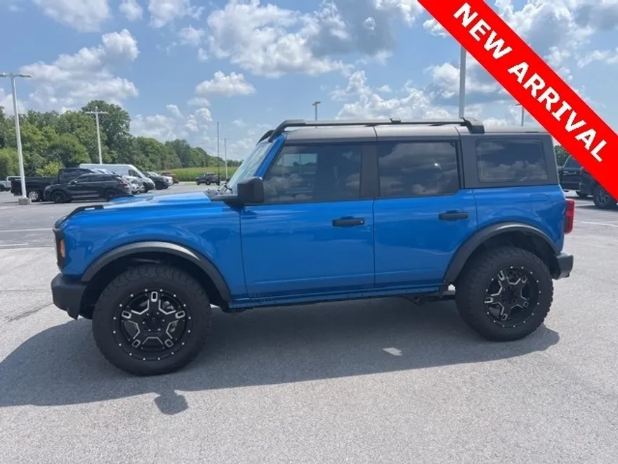 2022 Ford Bronco Base photo 1