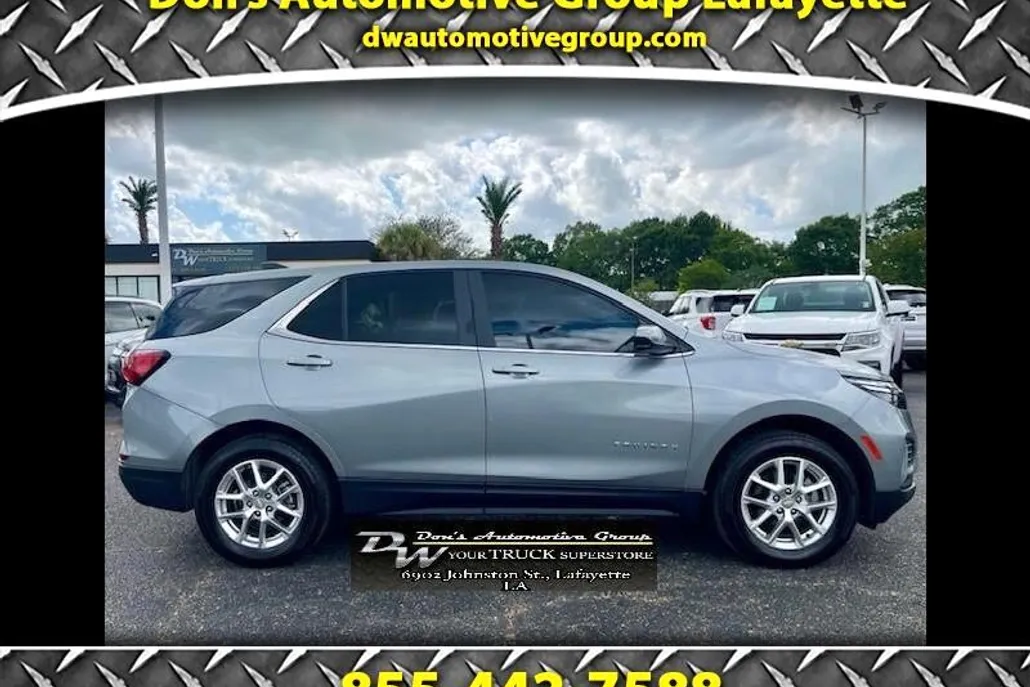 2023 Chevrolet Equinox LT photo 1