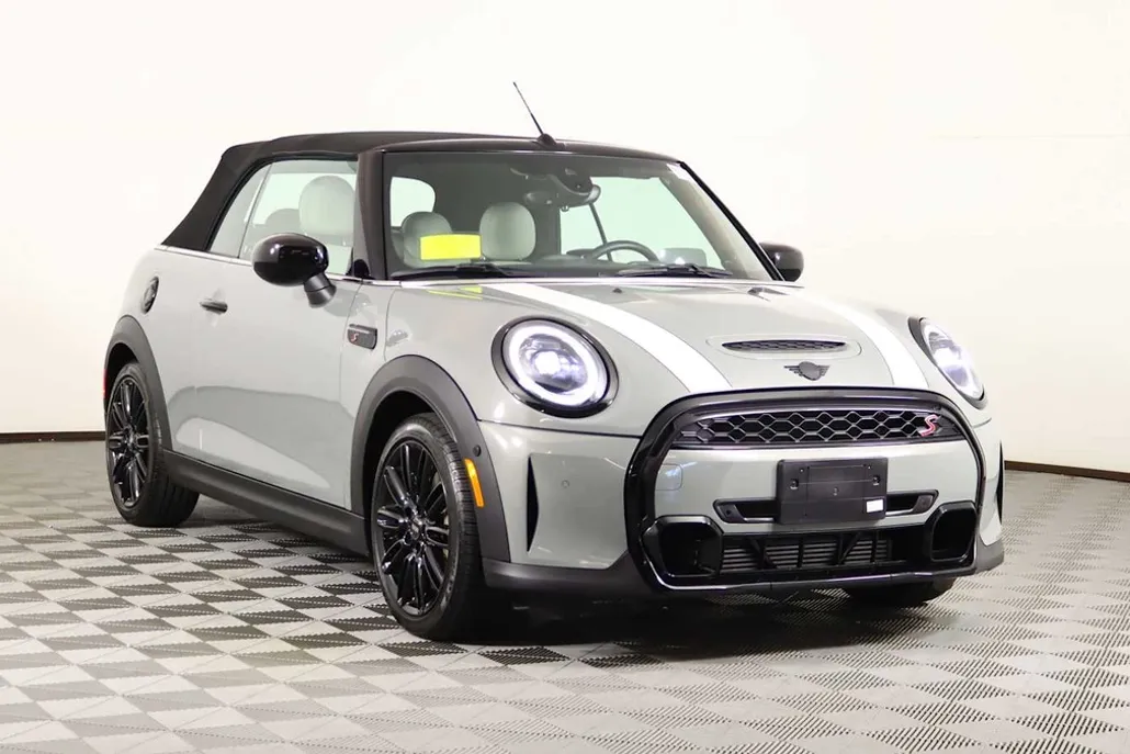 2023 Mini Cooper Convertible S photo 1