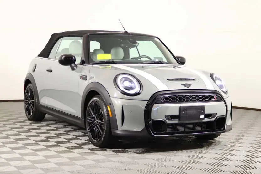 2023 Mini Cooper Convertible S photo 1