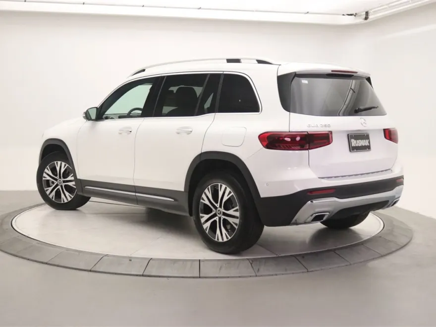2025 Mercedes Benz GLB 250 photo 1
