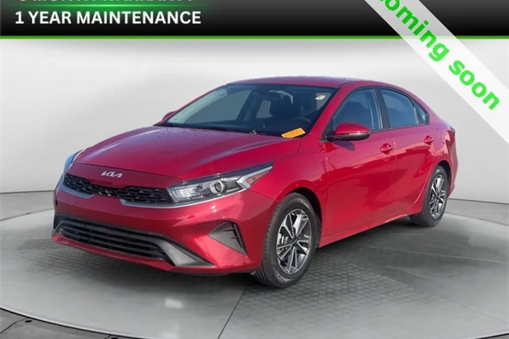 2023 Kia Forte LXS photo 1