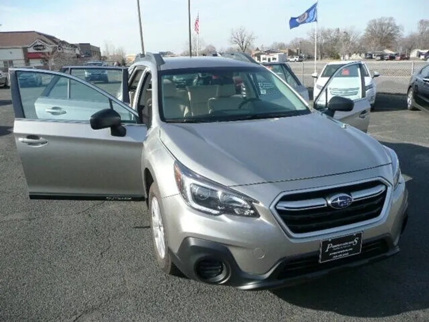 2019 Subaru Outback 2.5i photo 1