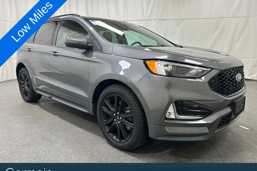 2021 Ford Edge ST photo 1