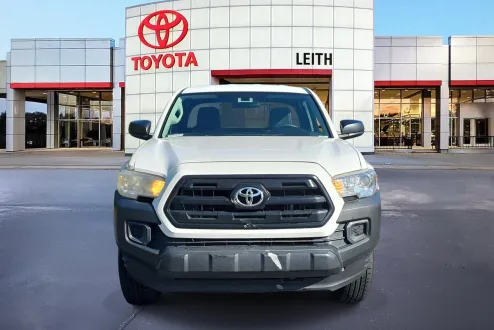 2017 Toyota Tacoma SR photo 2