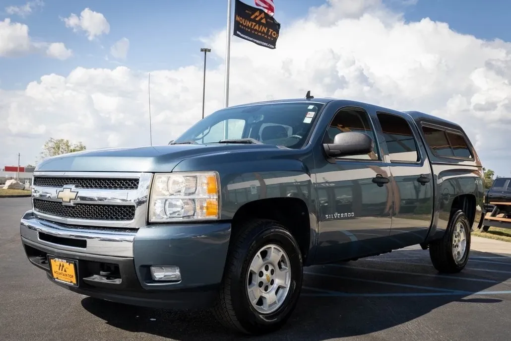 2010 Chevrolet Silverado 1500 LT photo 1