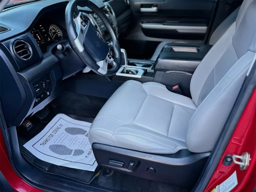 2020 Toyota Tundra CrewMax SR5 photo 1