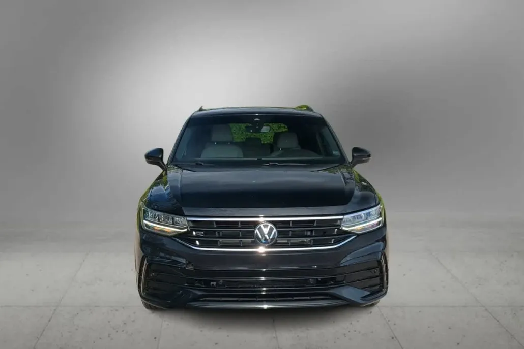 2023 Volkswagen Tiguan SE R-Line Black photo 1