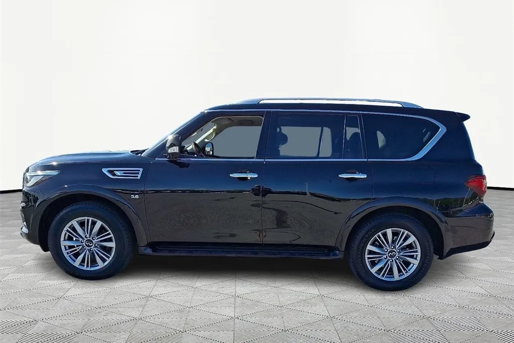 2019 Infiniti QX80 Luxe photo 1