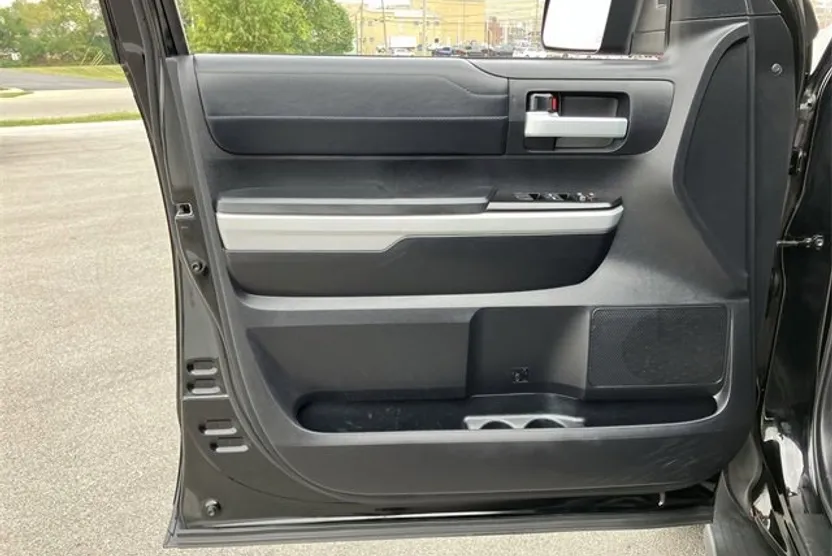 2021 Toyota Tundra Limited Grade photo 1
