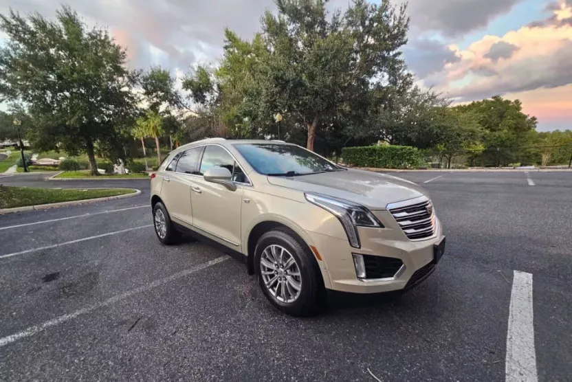 2017 Cadillac XT5 Luxury photo 1