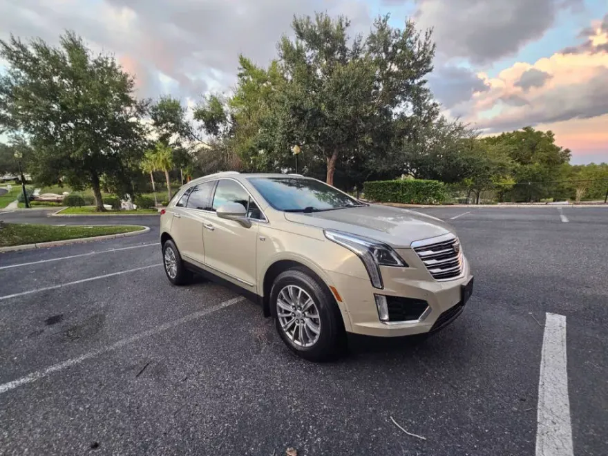 2017 Cadillac XT5 Luxury photo 1