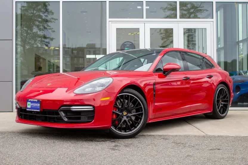 2022 Porsche Panamera Sport Turismo GTS photo 1