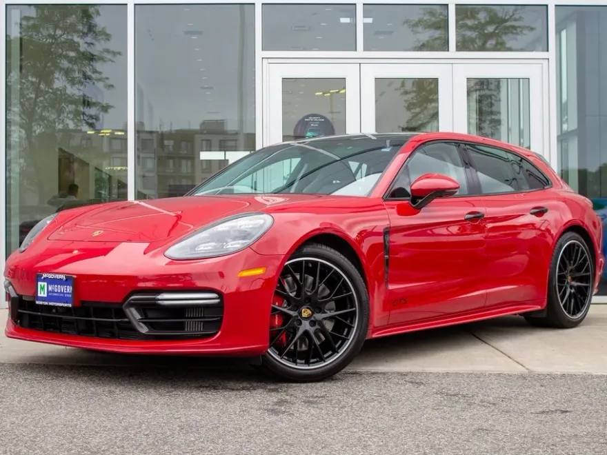 2022 Porsche Panamera Sport Turismo GTS photo 1