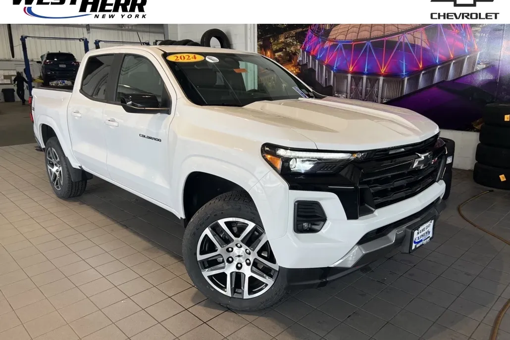 2024 Chevrolet Colorado Z71 photo 1