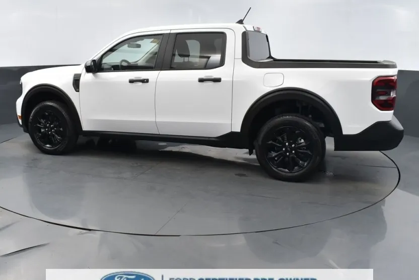 2024 Ford Maverick XLT photo 1
